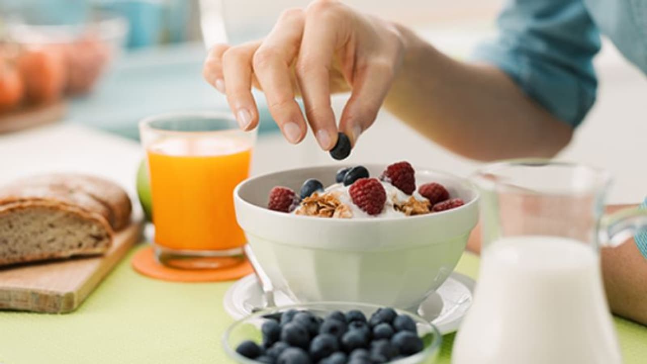 പ്രമേഹ രോഗികള്ക്ക് ധൈര്യമായി കഴിക്കാവുന്ന പഴങ്ങള് പ്രമേഹ രോഗികള്ക്ക് ധൈര്യമായി കഴിക്കാവുന്ന പഴങ്ങള്