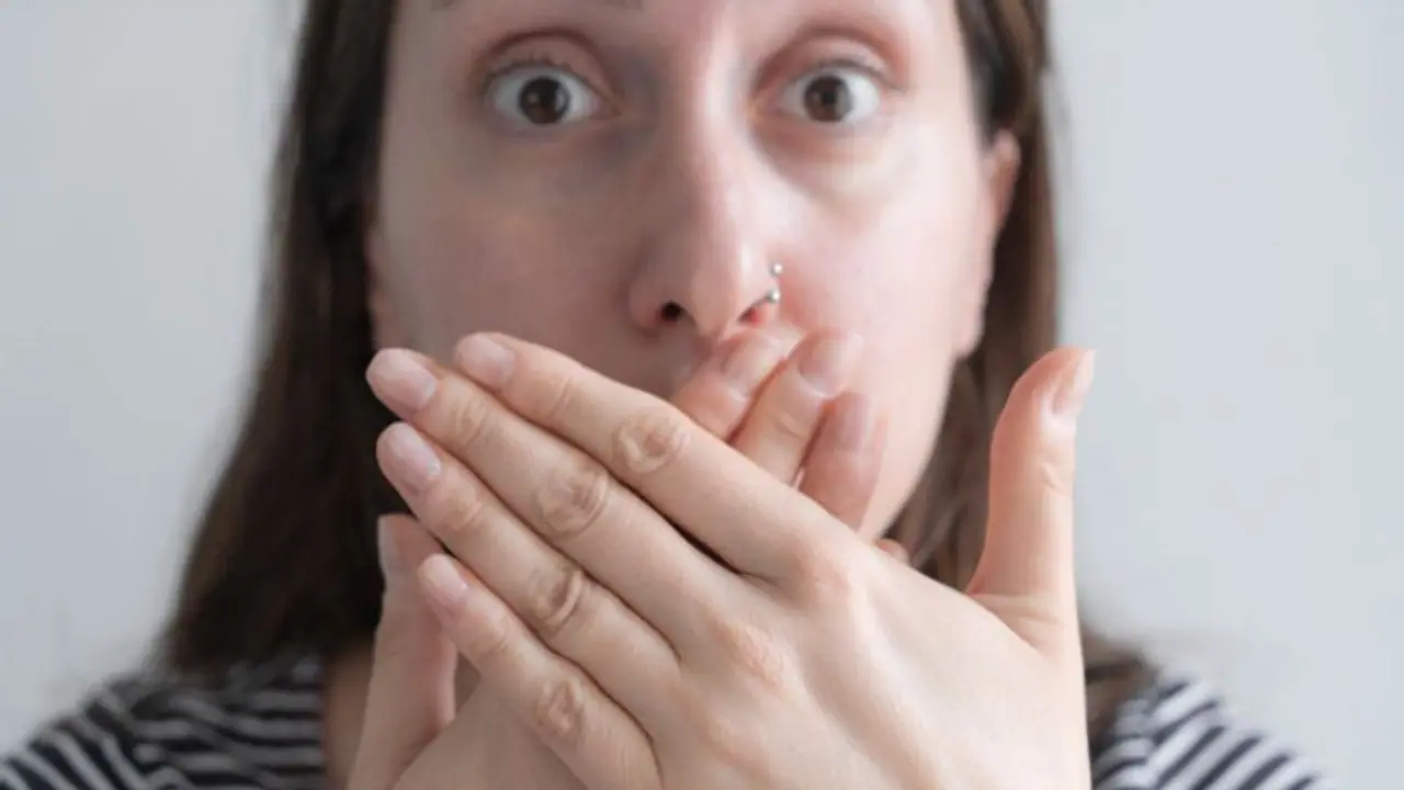  രണ്ട് തവണ ബ്രഷ് ചെയ്തിട്ടും വായ്നാറ്റം മാറുന്നില്ലേ? ഈ രോഗങ്ങളുടെ സൂചനയാകാം 