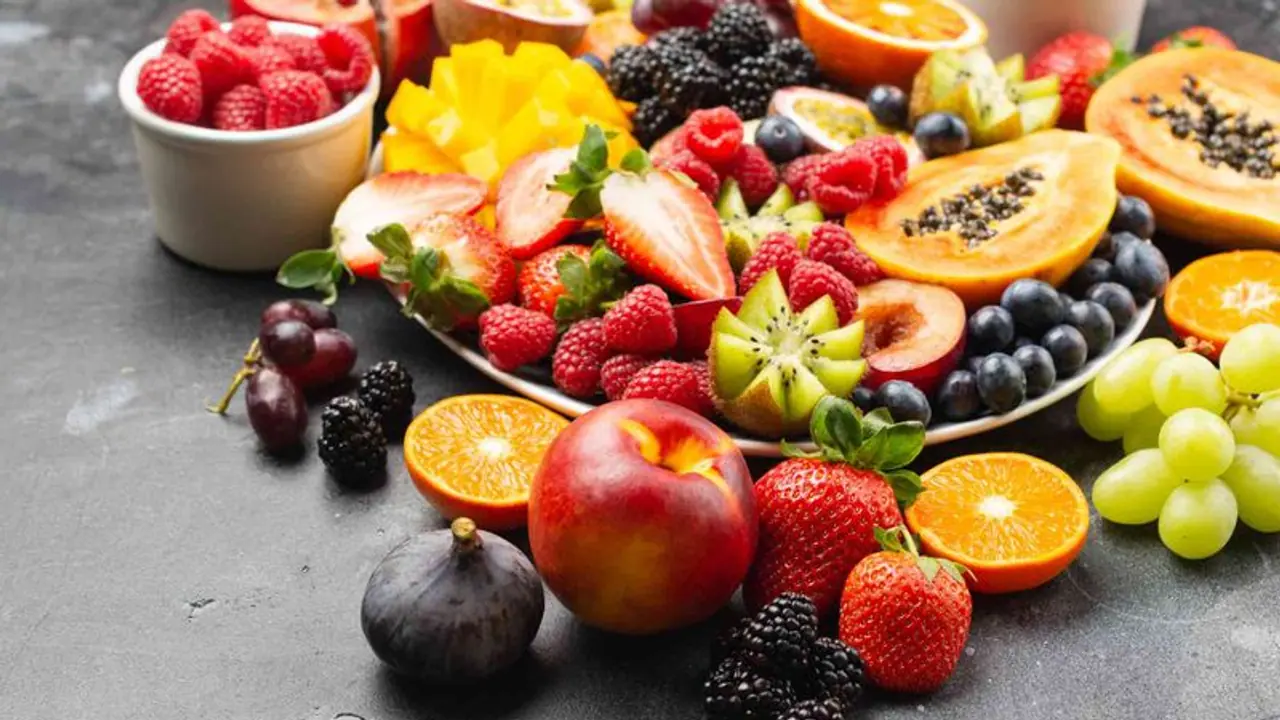 ഹൃദ്രോ​ഗ സാധ്യത കുറയ്ക്കാന്‍ സൂപ്പറാണ് ഈ 10 പഴങ്ങൾ