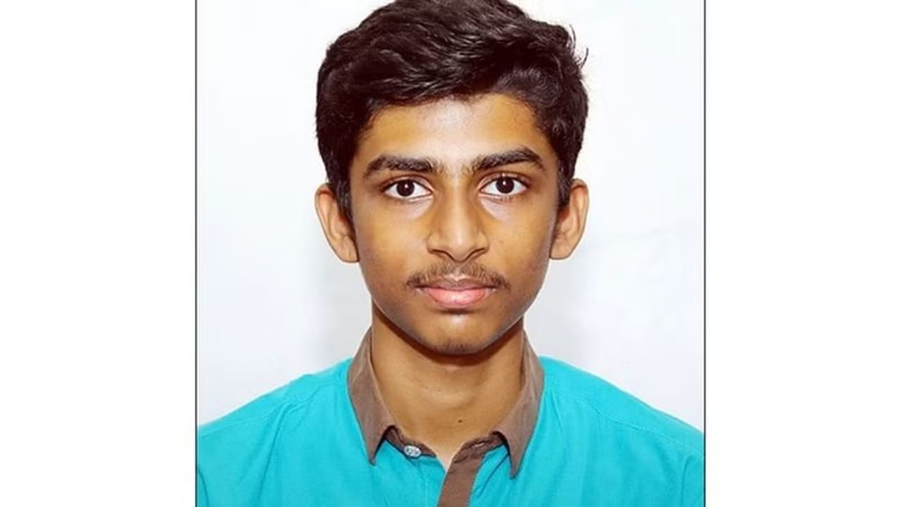 ನೀಟ್ ಪ್ರವೇಶ ಪರೀಕ್ಷೆ: ಎಕ್ಸ್ಪರ್ಟ್ನ ಅರ್ಜುನ್ಗೆ ಪ್ರಥಮ ರ್ಯಾಂಕ್ ನೀಟ್ ಪ್ರವೇಶ ಪರೀಕ್ಷೆ: ಎಕ್ಸ್ಪರ್ಟ್ನ ಅರ್ಜುನ್ಗೆ ಪ್ರಥಮ ರ್ಯಾಂಕ್