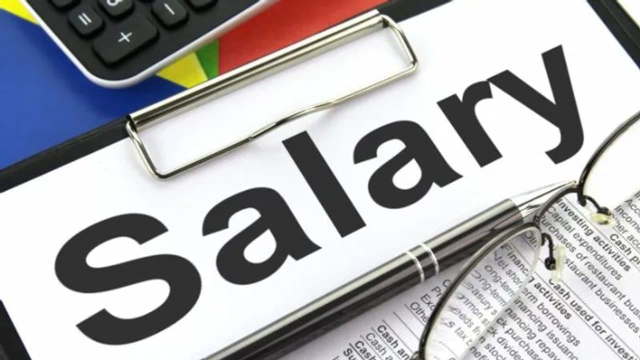 ട്രാൻസ്ഫർ പട്ടിക വിവാദം; 8000 ത്തിലേറെ ഹയർ സെക്കന്ററി അധ്യാപകരുടെ ശമ്പളം മുടങ്ങി 