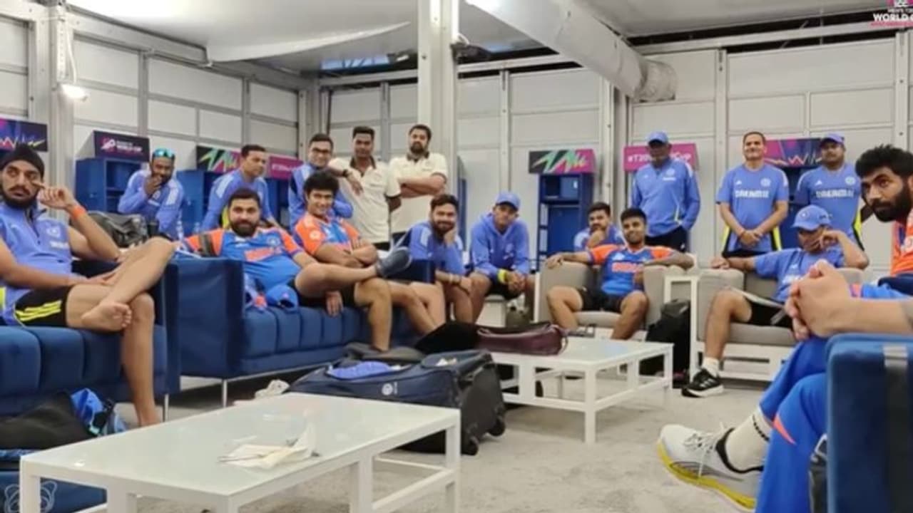 സര്പ്രൈസുമായി വീണ്ടും ഇന്ത്യയുടെ ബെസ്റ്റ് ഫീല്ഡർ പ്രഖ്യാപനം; അയർലൻഡിനെതിരെ മികച്ച ഫീൽഡറായത് മുഹമ്മദ് സിറാജ് സര്പ്രൈസുമായി വീണ്ടും ഇന്ത്യയുടെ ബെസ്റ്റ് ഫീല്ഡർ പ്രഖ്യാപനം; അയർലൻഡിനെതിരെ മികച്ച ഫീൽഡറായത് മുഹമ്മദ് സിറാജ്