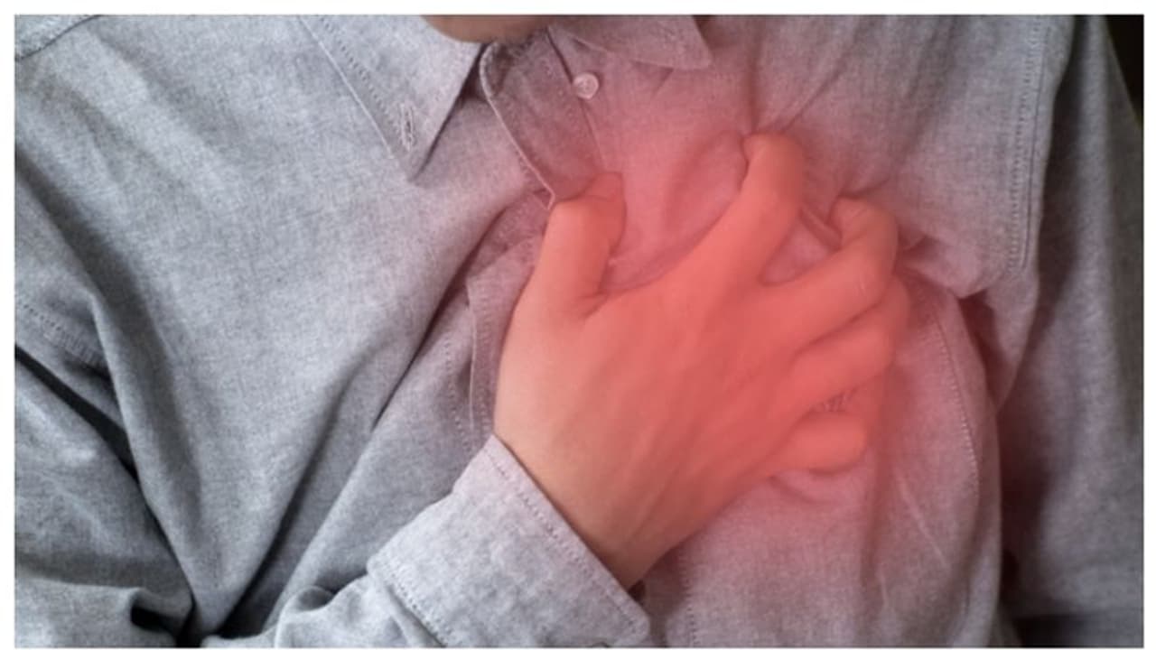 ഭാര്യ ആദ്യ കുഞ്ഞിന് ജന്മം നല്കുന്നതിന് മണിക്കൂറുകള്ക്ക് മുമ്പ് ഭര്ത്താവ് മരിച്ചു ഭാര്യ ആദ്യ കുഞ്ഞിന് ജന്മം നല്കുന്നതിന് മണിക്കൂറുകള്ക്ക് മുമ്പ് ഭര്ത്താവ് മരിച്ചു