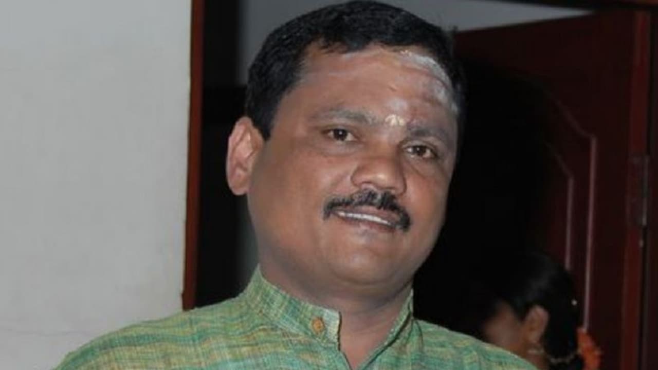 ಮಾಜಿ ಸಿಎಂ ಯಡಿಯೂರಪ್ಪ ಆಪ್ತ ಸಹಾಯಕ ಕಾ.ಪು.ಸಿದ್ದಲಿಂಗಸ್ವಾಮಿ ನಿಧನ ಮಾಜಿ ಸಿಎಂ ಯಡಿಯೂರಪ್ಪ ಆಪ್ತ ಸಹಾಯಕ ಕಾ.ಪು.ಸಿದ್ದಲಿಂಗಸ್ವಾಮಿ ನಿಧನ