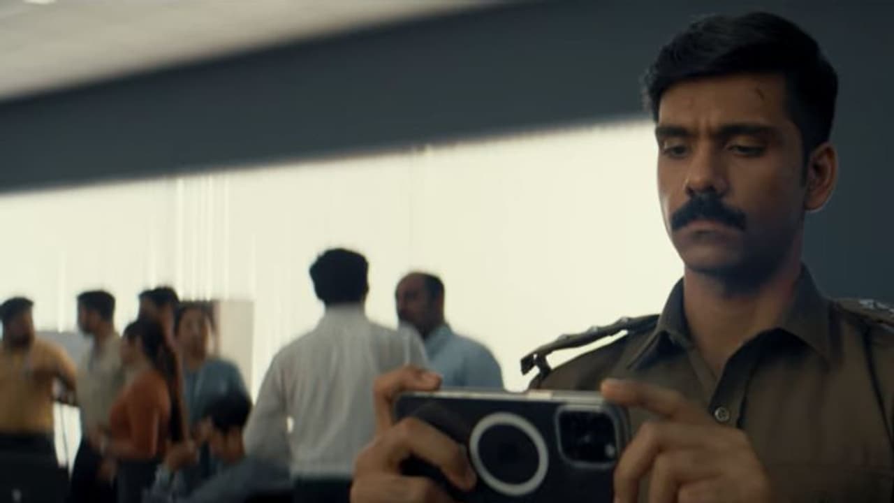 കറങ്ങിത്തിരിഞ്ഞ് ത്രില്ലടിപ്പിക്കുന്ന ഗോളം റിവ്യു