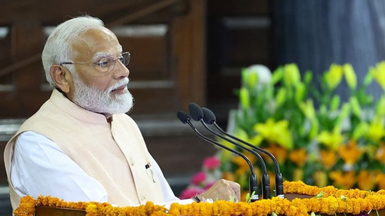 பதவியேற்புக்கு முன் டீ பார்ட்டி கொடுக்கும் மோடி! அமைச்சராகப் போகும் எம்.பி.க்களுக்கு ஸ்பெஷல் கவனிப்பு!