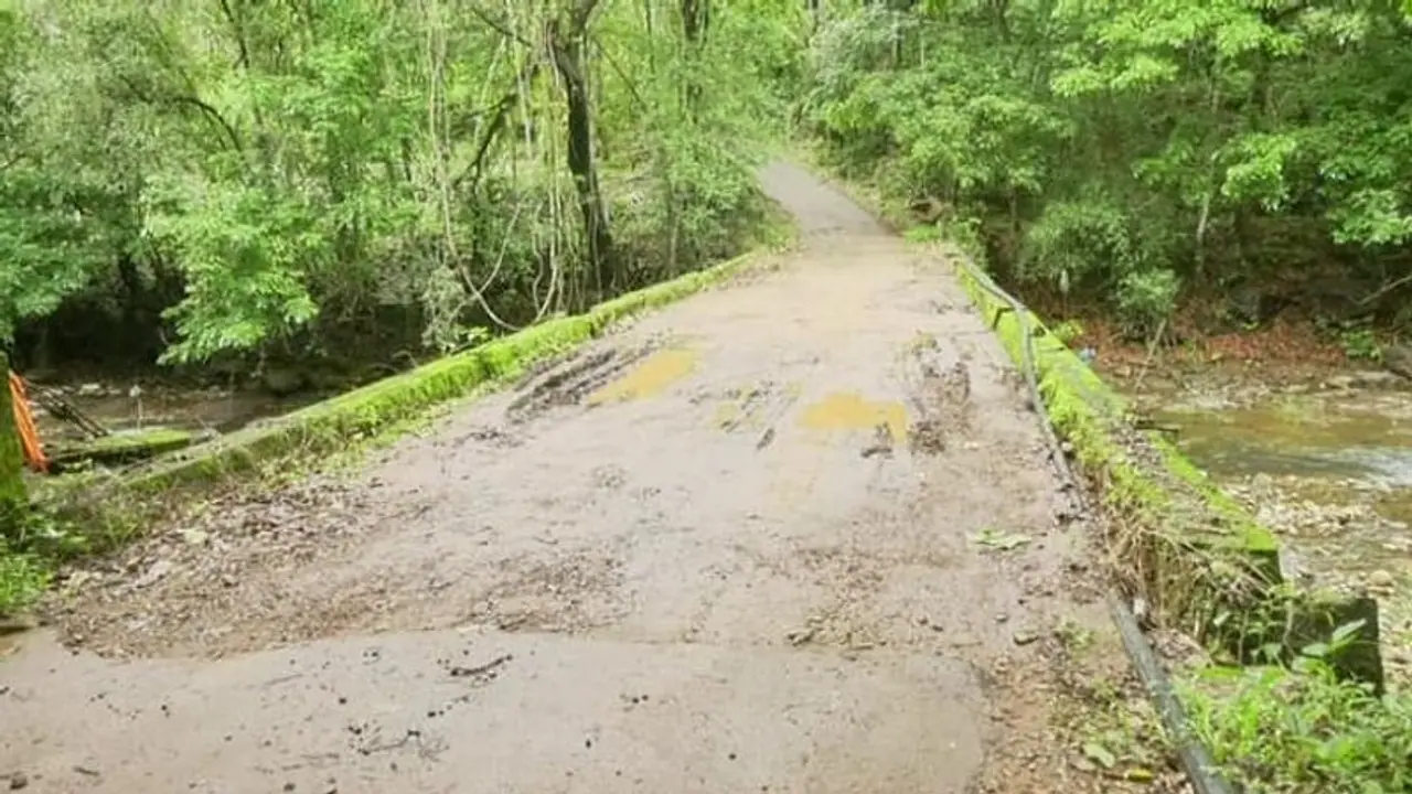 ಕೊಡಗು: ಕುಸಿಯುವ ಹಂತಕ್ಕೆ ತಲುಪಿದ ಆನೆಹಳ್ಳ ಸೇತುವೆ, ಆತಂಕದಲ್ಲಿ ಜನತೆ..!