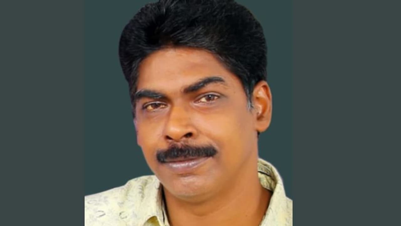 കണ്ണും കരളും വൃക്കയും ഹൃദയവാൽവും പകുത്ത് നൽകി പാർത്ഥസാരഥി മടങ്ങി, ഇനി ആറ് പേരിൽ പുതുജീവനാകും കണ്ണും കരളും വൃക്കയും ഹൃദയവാൽവും പകുത്ത് നൽകി പാർത്ഥസാരഥി മടങ്ങി, ഇനി ആറ് പേരിൽ പുതുജീവനാകും