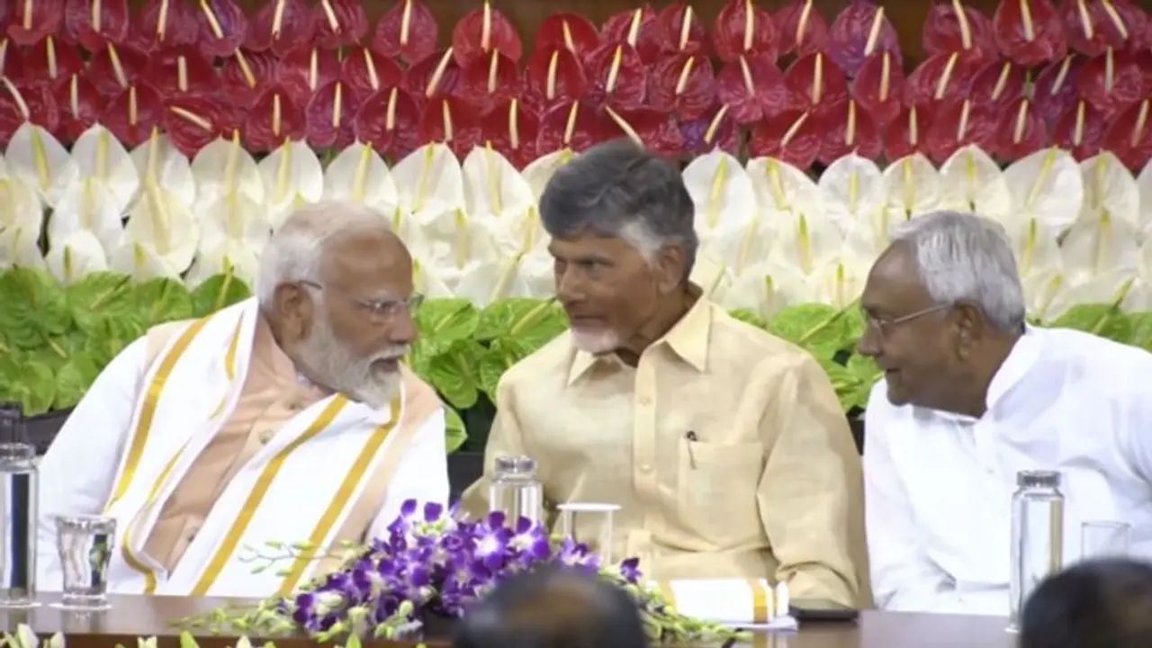 സത്യപ്രതിജ്ഞ നാളെ നടക്കാനിരിക്കെ സ്പീക്കർ ചർച്ചകൾ തുടരും; മന്ത്രിമാരുടെ പട്ടിക ഇന്നോ നാളെയോ തീരുമാനിക്കും