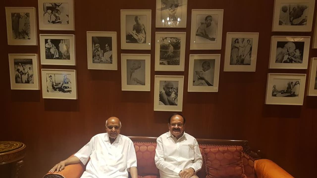 రామోజీరావు కన్నుమూత.. వెంకయ్య నాయుడు విచారం రామోజీరావు కన్నుమూత.. వెంకయ్య నాయుడు విచారం