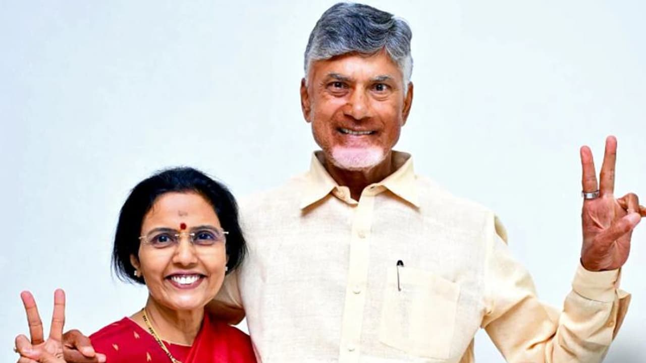 ജയിച്ചത് ചന്ദ്രബാബു നായിഡു, ലോട്ടറിയടിച്ചത് ഭാര്യക്കും മകനും, 3 ദിവസം കൊണ്ട് വർധിച്ചത് 580 കോടി രൂപയുടെ ആസ്തി ജയിച്ചത് ചന്ദ്രബാബു നായിഡു, ലോട്ടറിയടിച്ചത് ഭാര്യക്കും മകനും, 3 ദിവസം കൊണ്ട് വർധിച്ചത് 580 കോടി രൂപയുടെ ആസ്തി