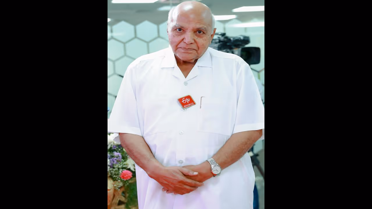 రామోజీ రావుకు అది చాలా పెద్ద వ్యసనం.. నాకు ఎలా ఉపయోగపడిందంటే! ఎడిటర్స్ కామెంట్ రామోజీ రావుకు అది చాలా పెద్ద వ్యసనం.. నాకు ఎలా ఉపయోగపడిందంటే! ఎడిటర్స్ కామెంట్