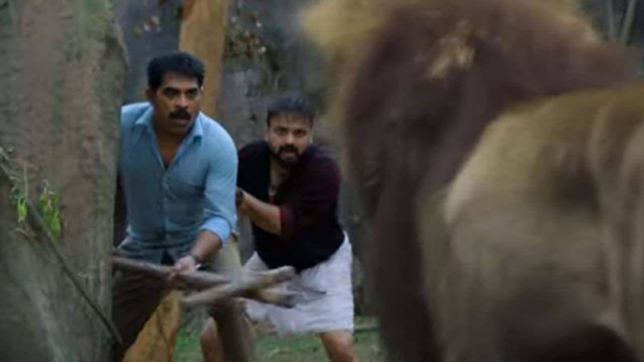 ആകാംക്ഷയുണര്ത്തിയും ചിരിപ്പിച്ചും ചാക്കോച്ചന്റെ ഗര്ര്ര്, ട്രെയിലര് പുറത്ത് ആകാംക്ഷയുണര്ത്തിയും ചിരിപ്പിച്ചും ചാക്കോച്ചന്റെ ഗര്ര്ര്, ട്രെയിലര് പുറത്ത്