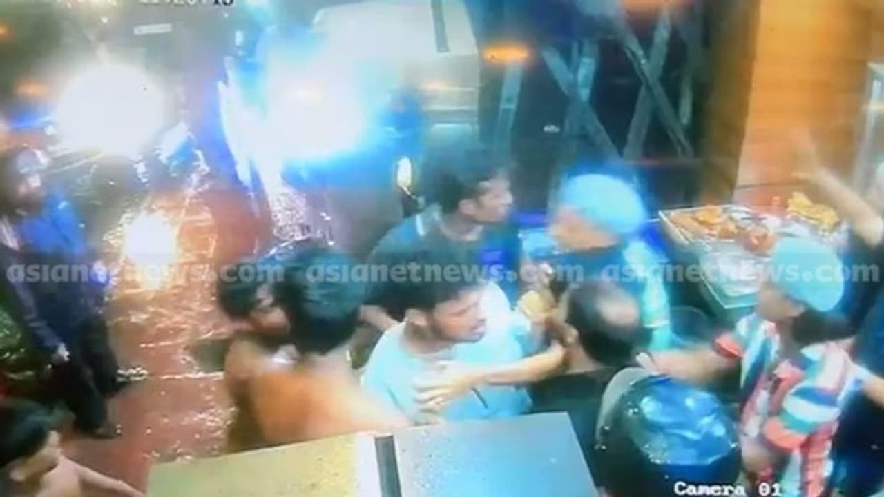 പൂജപ്പുരയിൽ റെസ്റ്റോറൻ്റിൽ സംഘര്‍ഷം: തര്‍ക്കം തുടങ്ങിയത് മെനു കാര്‍ഡിനെ ചൊല്ലി, 2 പേര്‍ കസ്റ്റഡിയിൽ