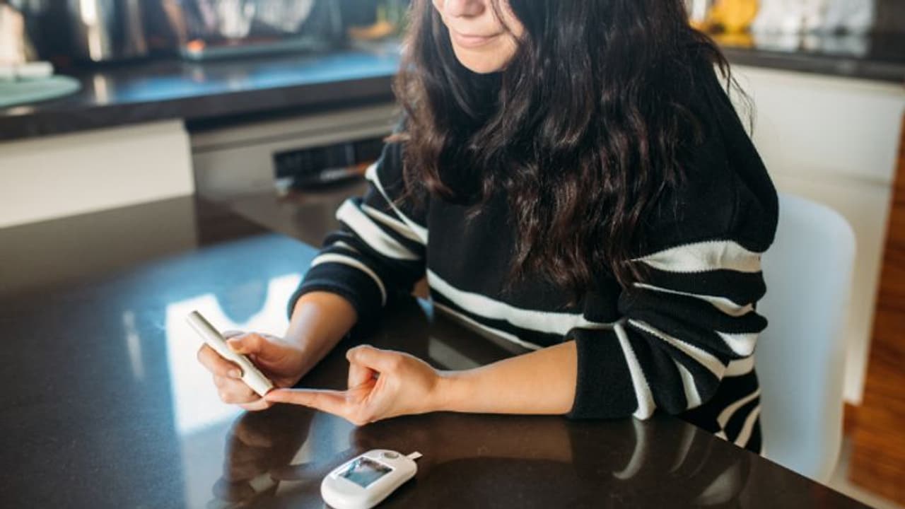ബ്ലഡ് ഷുഗർ അളവ് നിയന്ത്രിക്കാൻ രാവിലെ ചെയ്യേണ്ട കാര്യങ്ങള് ബ്ലഡ് ഷുഗർ അളവ് നിയന്ത്രിക്കാൻ രാവിലെ ചെയ്യേണ്ട കാര്യങ്ങള്