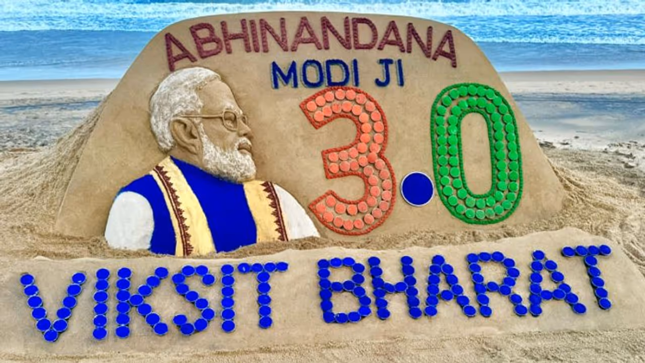 Abhinandana Modi Ji 3.0: Sudarsan Pattnaik crafts sand sculpture to congratulate PM designate Narendra Modi Abhinandana Modi Ji 3.0: Sudarsan Pattnaik crafts sand sculpture to congratulate PM designate Narendra Modi