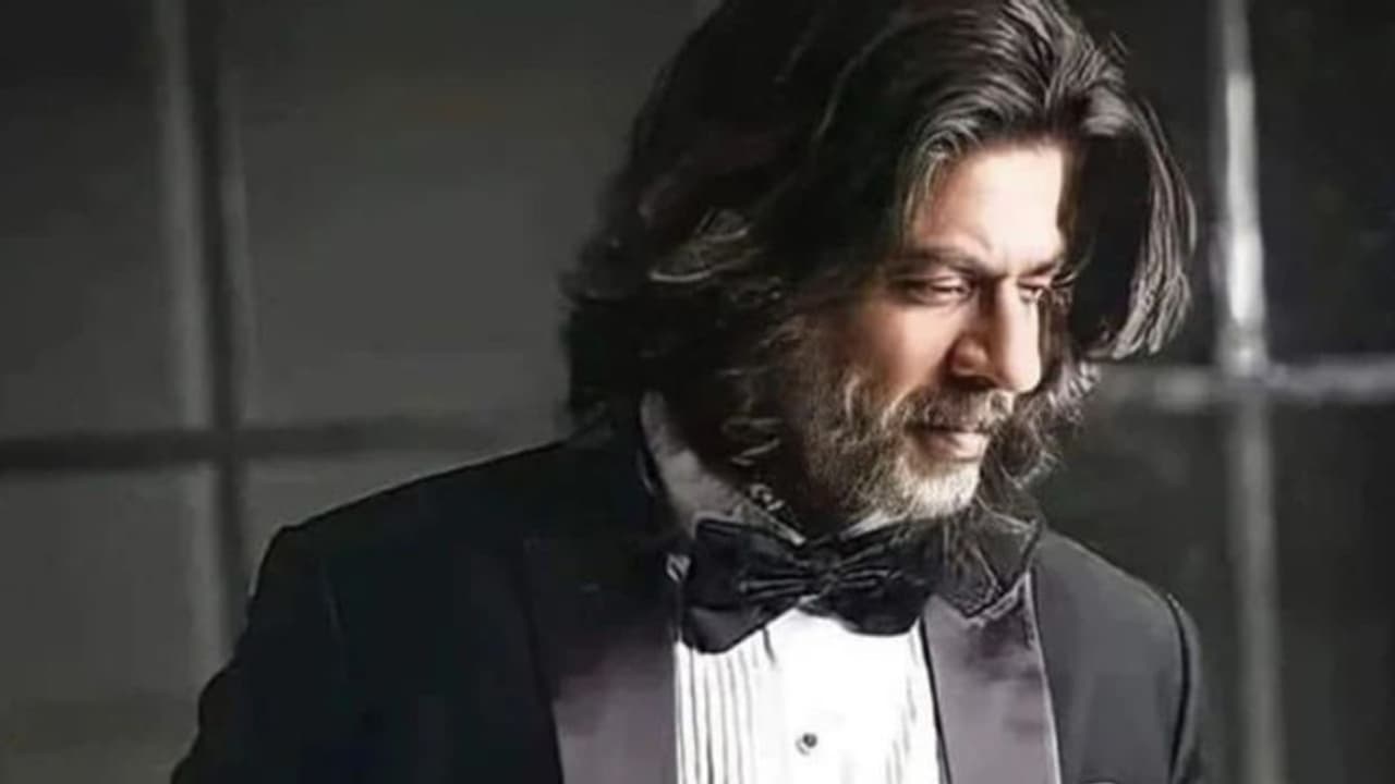 'അക്കാലത്ത് മാധ്യമങ്ങളോട് ദേഷ്യത്തിലായിരുന്നു ഷാരൂഖ്', ബോളിവുഡ് പാപ്പരാസിയുടെ വെളിപ്പെടുത്തല് 'അക്കാലത്ത് മാധ്യമങ്ങളോട് ദേഷ്യത്തിലായിരുന്നു ഷാരൂഖ്', ബോളിവുഡ് പാപ്പരാസിയുടെ വെളിപ്പെടുത്തല്