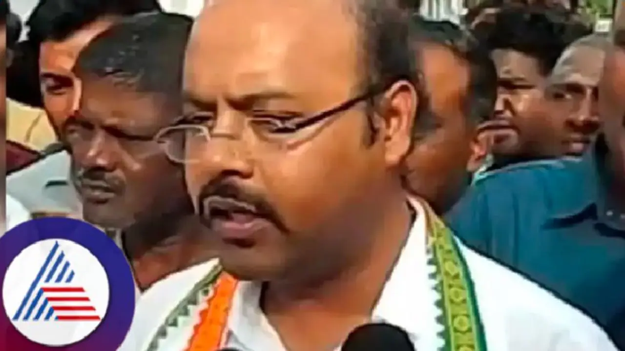 ಜಯಂತಿ ಮಾಡಿದ್ರೆ ಸಾಲದು, ಬಸವಣ್ಣನವರ ತತ್ವ ಸಿದ್ಧಾಂತ ಅಳವಡಿಸಿಕೊಳ್ಳಬೇಕು: ಯತೀಂದ್ರ ಸಿದ್ದರಾಮಯ್ಯ ಜಯಂತಿ ಮಾಡಿದ್ರೆ ಸಾಲದು, ಬಸವಣ್ಣನವರ ತತ್ವ ಸಿದ್ಧಾಂತ ಅಳವಡಿಸಿಕೊಳ್ಳಬೇಕು: ಯತೀಂದ್ರ ಸಿದ್ದರಾಮಯ್ಯ