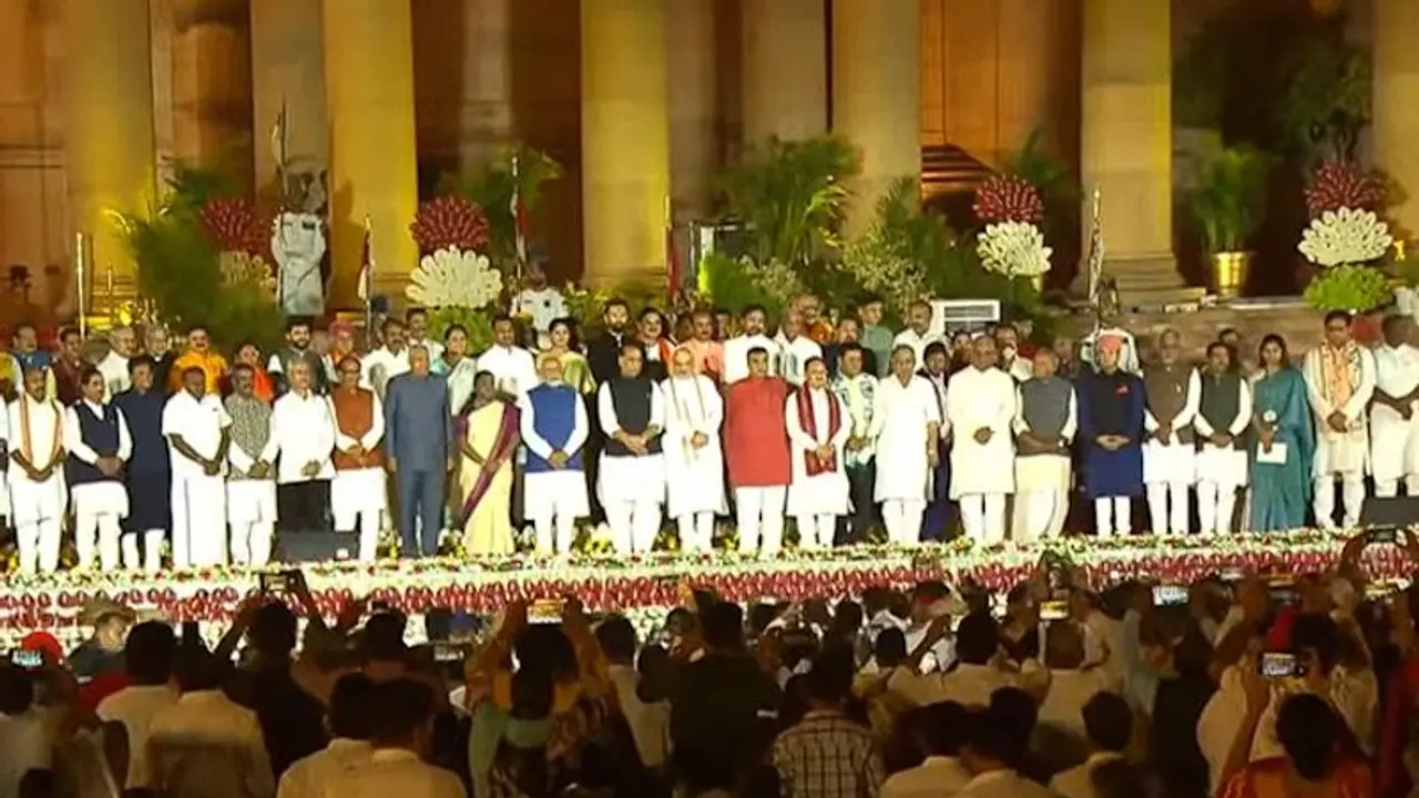 ಮೋದಿ ಕ್ಯಾಬಿನೆಟ್‌ನಲ್ಲಿ 6 ಮಾಜಿ ಸಿಎಂ, 9 ಹೊಸ ಮುಖ; 72 ಸಚಿವರ ಪಟ್ಟಿ ಇಲ್ಲಿದೆ!