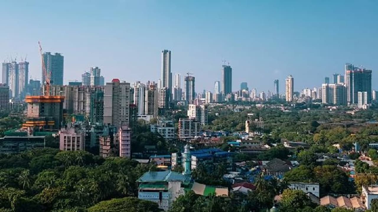 എന്റമ്മോ എങ്ങനെ ജീവിക്കും; നഗരത്തിലെ ഫ്ലാറ്റിന്റെ വാടക കേട്ട് കണ്ണുതള്ളി യുവതി എന്റമ്മോ എങ്ങനെ ജീവിക്കും; നഗരത്തിലെ ഫ്ലാറ്റിന്റെ വാടക കേട്ട് കണ്ണുതള്ളി യുവതി