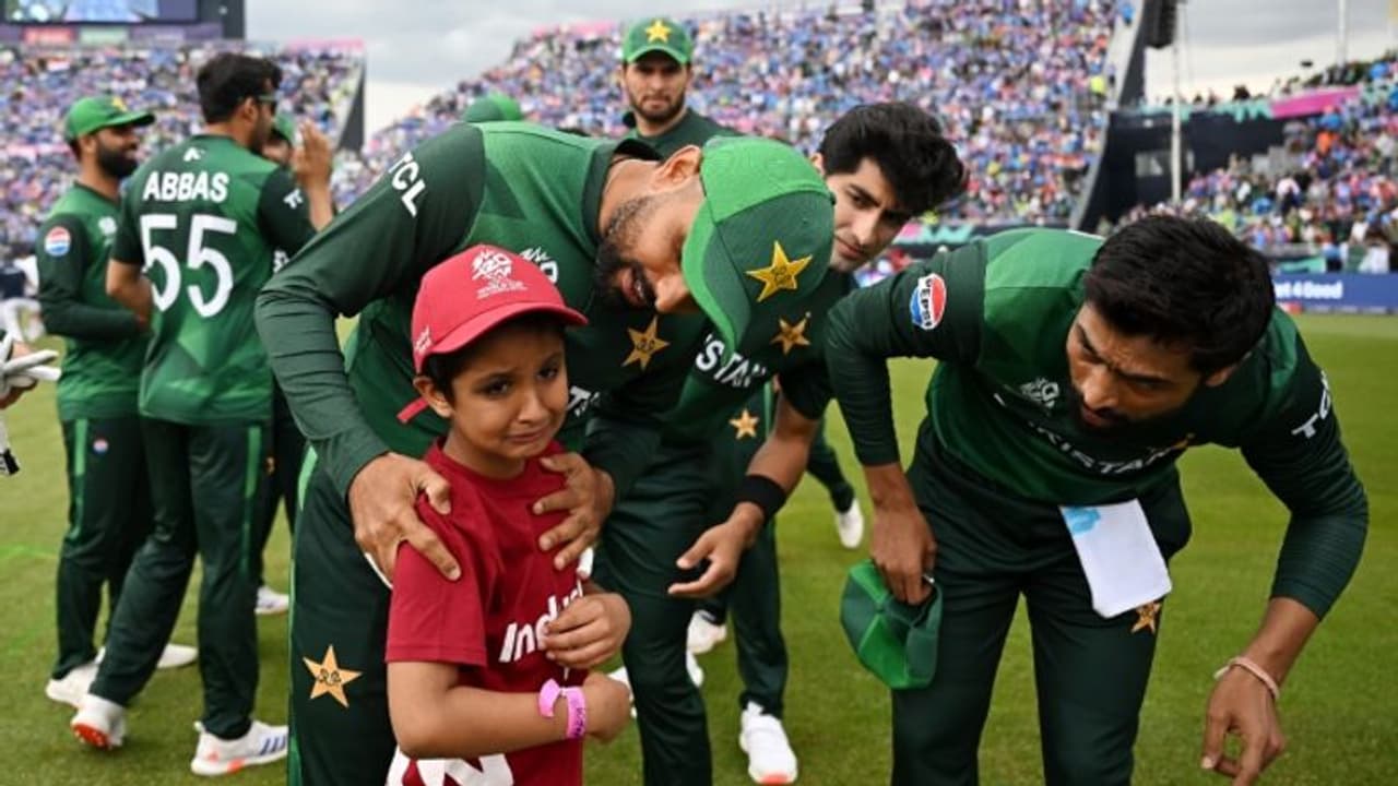 ഇന്ത്യക്കെതിരായ തോല്വി; പാകിസ്ഥാന് കിട്ടിയത് എട്ടിന്റെ പണി; സൂപ്പര് 8 സാധ്യതകള്ക്ക് കനത്ത തിരിച്ചടി ഇന്ത്യക്കെതിരായ തോല്വി; പാകിസ്ഥാന് കിട്ടിയത് എട്ടിന്റെ പണി; സൂപ്പര് 8 സാധ്യതകള്ക്ക് കനത്ത തിരിച്ചടി