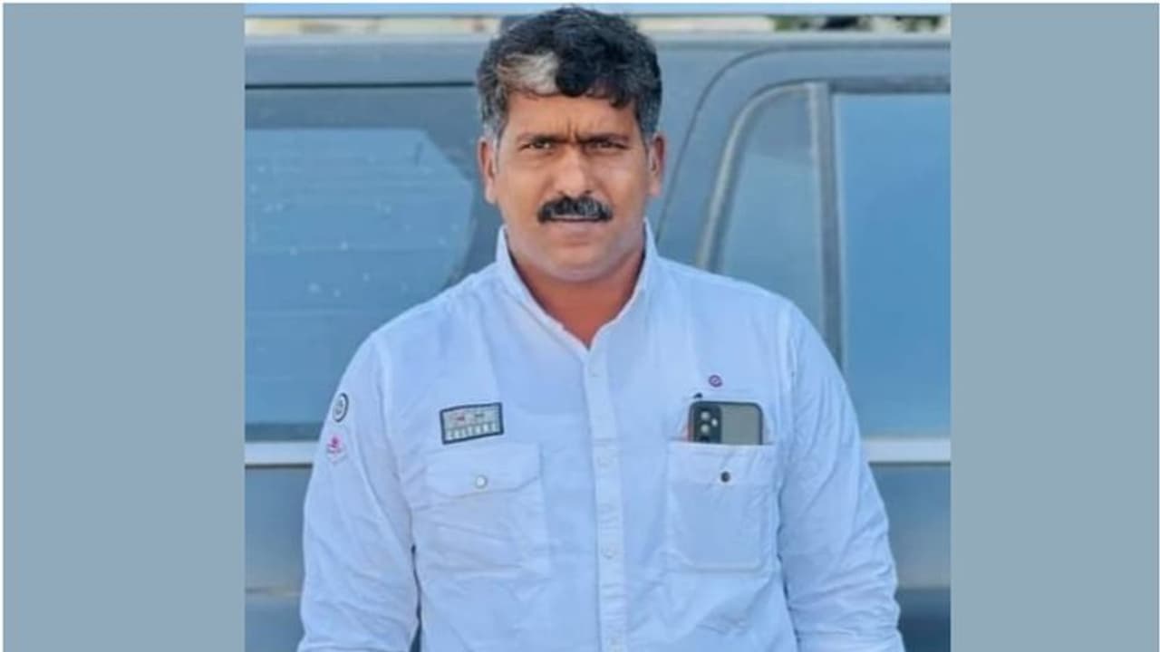 ഡ്രൈവിങ്ങിനിടെ ഹൃദയാഘാതം; പ്രവാസി മലയാളി മരിച്ചു ഡ്രൈവിങ്ങിനിടെ ഹൃദയാഘാതം; പ്രവാസി മലയാളി മരിച്ചു