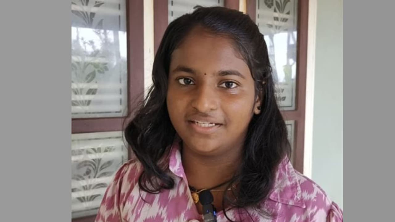 പേപ്പറിൽ മാര്‍ക്ക്, സ്കോര്‍ ഷീറ്റിൽ ഇല്ല, 10 ാം ക്ലാസുകാരിക്ക് നഷ്ടം 7 മാര്‍ക്ക്, ആഗ്രഹിച്ച സ്കൂൾ കിട്ടാതെ അനയ