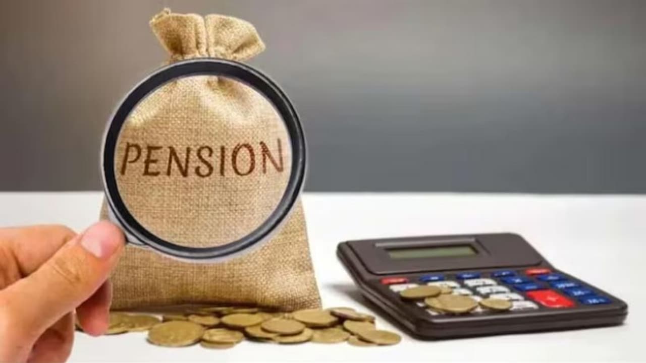സർക്കാർ ജീവനക്കാർക്കായി പുതിയ പെൻഷൻ പദ്ധതിയുമായി കേന്ദ്രം; പദ്ധതി 'യുപിഎസ്' എന്ന പേരിൽ, 23 ലക്ഷം പേർക്ക് ​ഗുണം