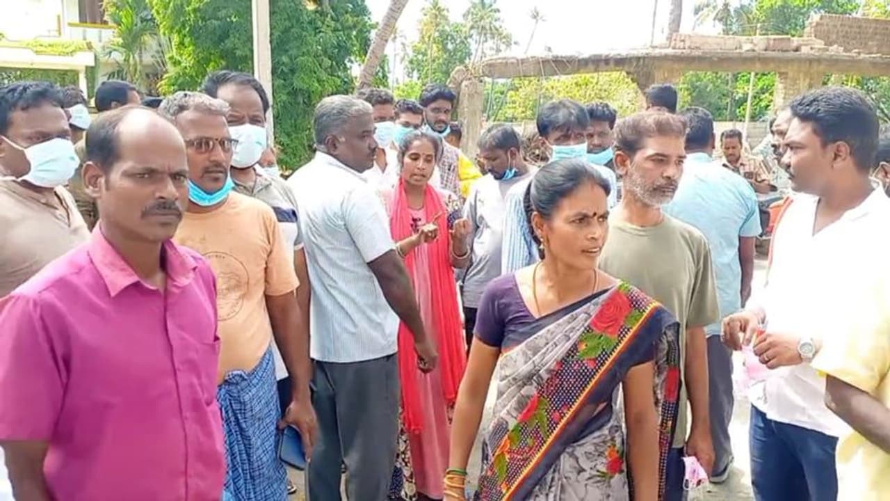 Breaking: புதுவையில் கழிவறை வழியாக பரவிய விஷ வாயு; ஒரே குடும்பத்தில் 3 பெண்கள் பலி இருவர் கவலைக்கிடம்