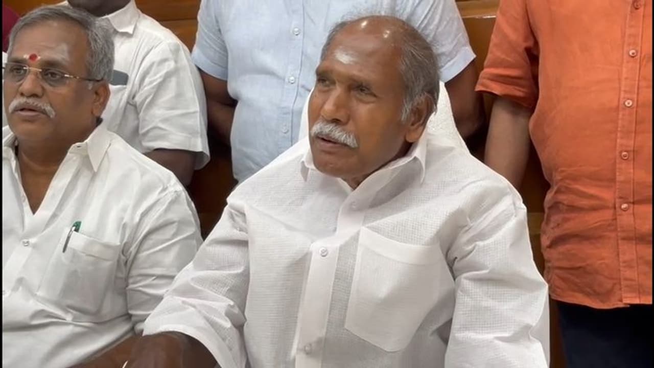 விஷவாயு தாக்கி 3 பெண்கள் உயிரிழந்த விவகாரம்; முதல்வர் அவசர ஆலோசனை, நிவாரணம் அறிவிப்பு