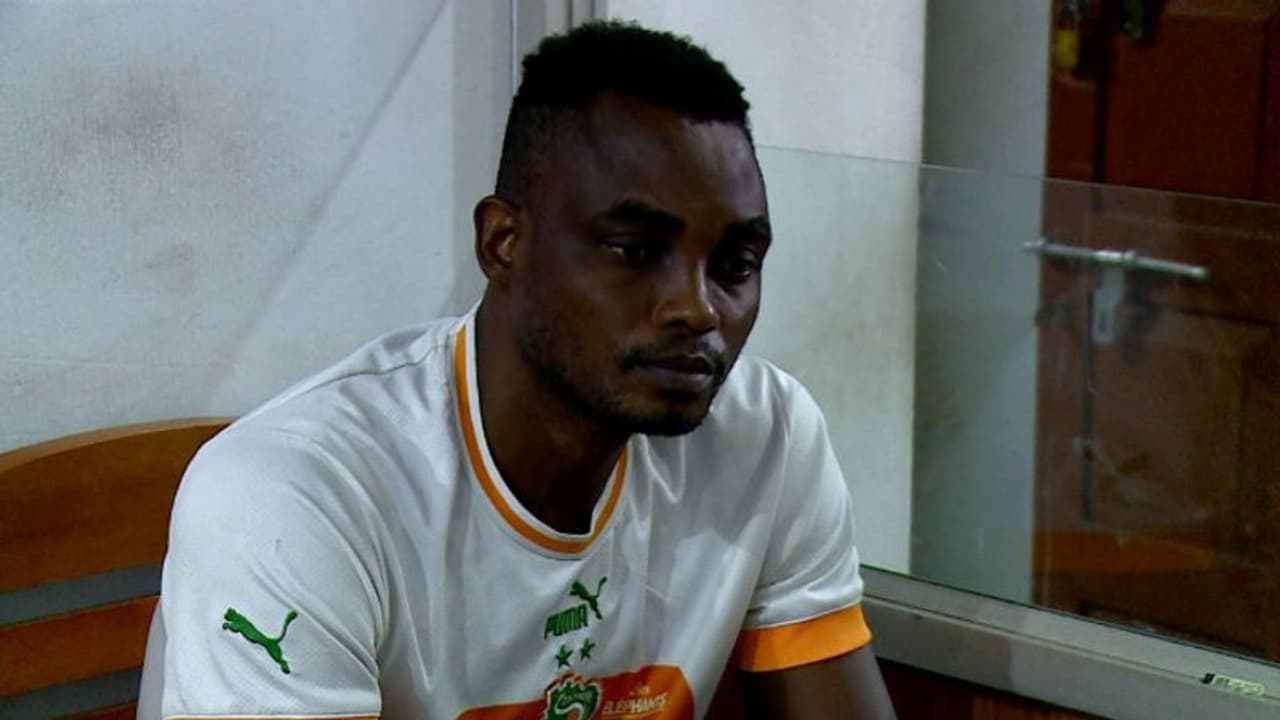 പ്രതിഫലം പൂജ്യം! മലപ്പുറത്ത് സെവൻസ് കളിക്കാനെത്തിയ വിദേശിയെ വഞ്ചിച്ചതായി പരാതി, ഏജന്റിനെ വിളിപ്പിച്ച് പൊലീസ് പ്രതിഫലം പൂജ്യം! മലപ്പുറത്ത് സെവൻസ് കളിക്കാനെത്തിയ വിദേശിയെ വഞ്ചിച്ചതായി പരാതി, ഏജന്റിനെ വിളിപ്പിച്ച് പൊലീസ്