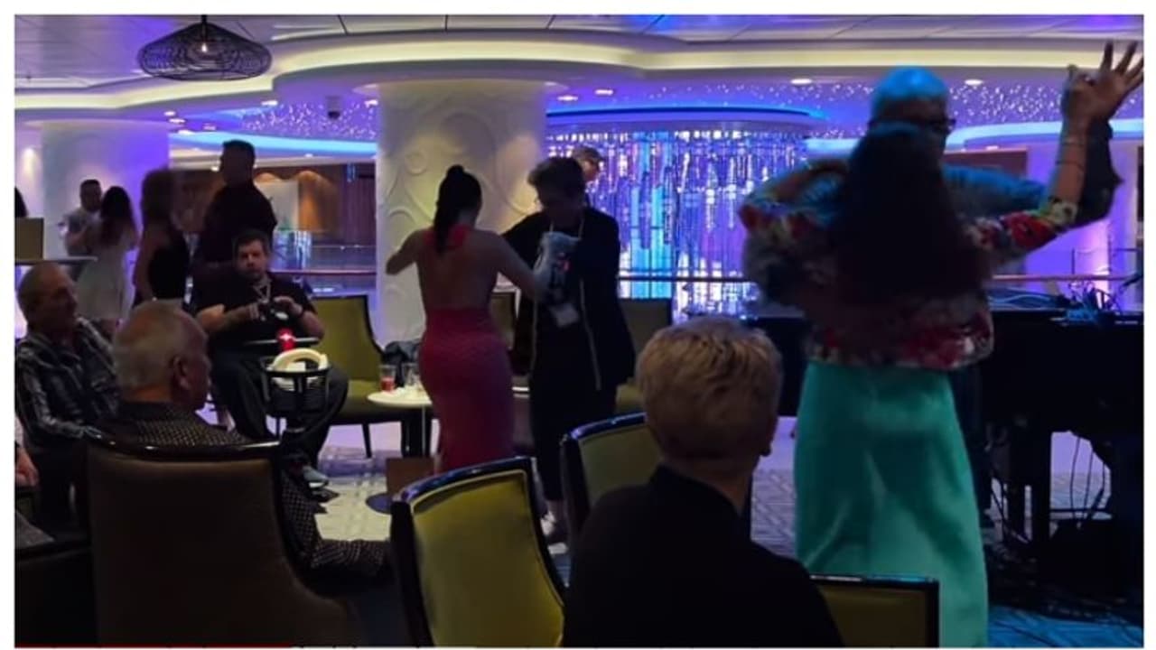 ക്രൂയിസ് കപ്പലിലെ ജീവിതം അടിപൊളി; ചെലവുകള്‍ വ്യക്തമാക്കി 48 കാരന്‍റെ വീഡിയോ 