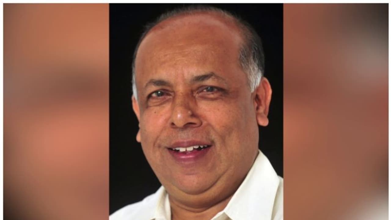 മുതിർന്ന മാധ്യമപ്രവർത്തകൻ സിബി കാട്ടാമ്പള്ളി അന്തരിച്ചു മുതിർന്ന മാധ്യമപ്രവർത്തകൻ സിബി കാട്ടാമ്പള്ളി അന്തരിച്ചു