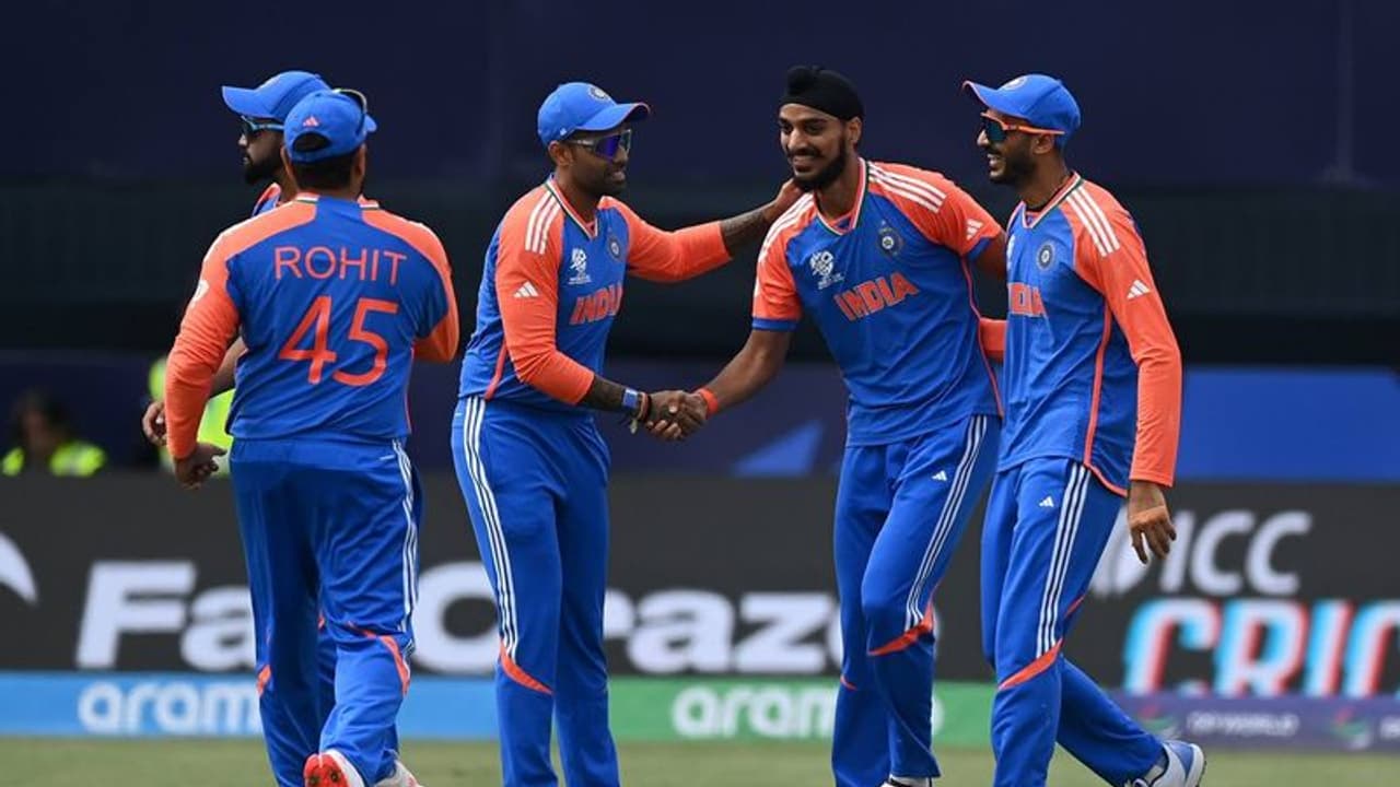 ടി20 ലോകകപ്പ്: ബംഗ്ലാദേശിനെ വീഴ്ത്തി അപരാജിത കുതിപ്പുമായി സെമി ഉറപ്പിച്ച് ഇന്ത്യ ടി20 ലോകകപ്പ്: ബംഗ്ലാദേശിനെ വീഴ്ത്തി അപരാജിത കുതിപ്പുമായി സെമി ഉറപ്പിച്ച് ഇന്ത്യ