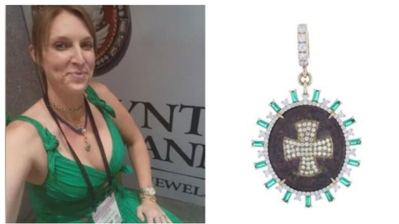 6 കോടി കൊടുത്ത് വാങ്ങിയ വജ്രാഭരണം വ്യാജം; ഇന്ത്യന് ജ്വല്ലറിക്കെതിരെ പരാതിയുമായി യുഎസ് യുവതി 6 കോടി കൊടുത്ത് വാങ്ങിയ വജ്രാഭരണം വ്യാജം; ഇന്ത്യന് ജ്വല്ലറിക്കെതിരെ പരാതിയുമായി യുഎസ് യുവതി