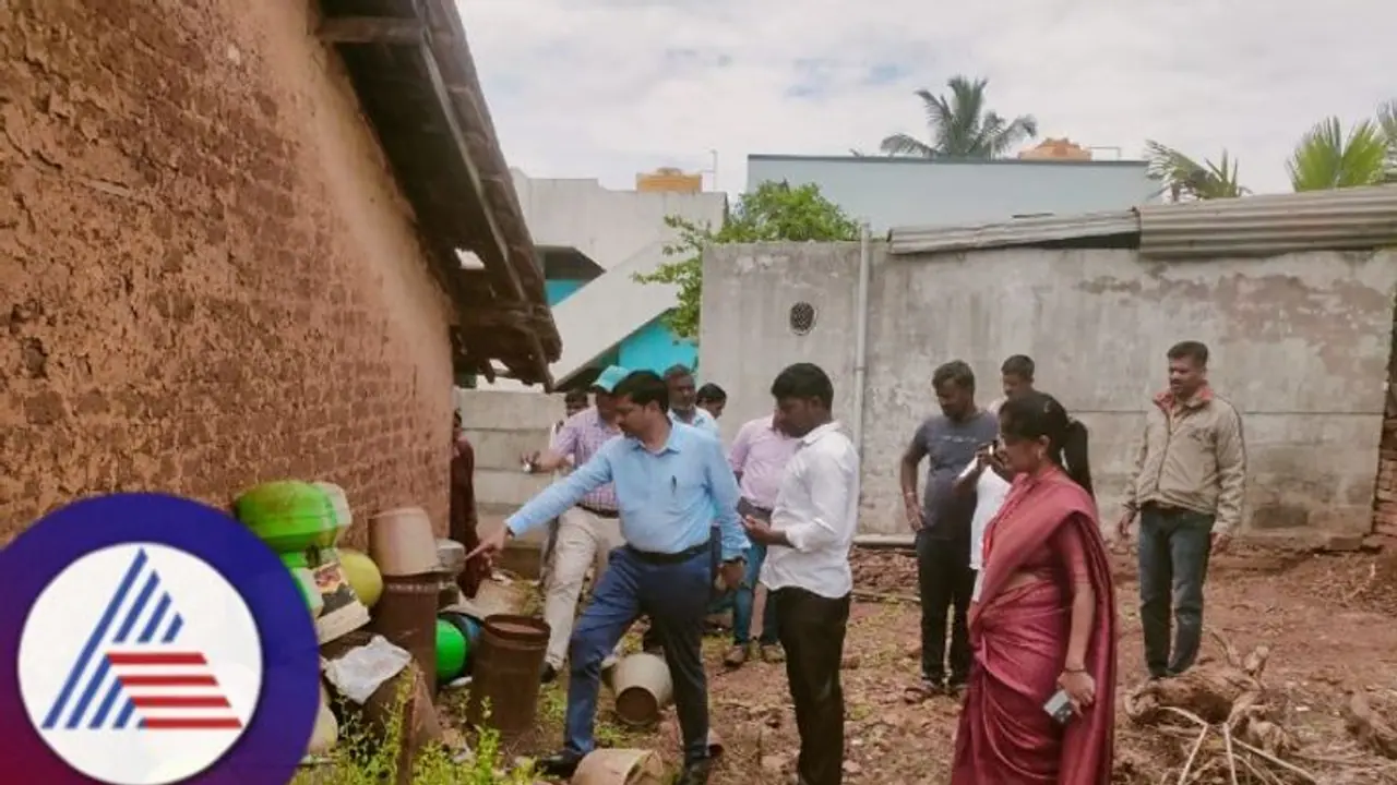 ವಿದ್ಯಾಕಾಶಿ ಧಾರವಾಡದಲ್ಲಿ ಹೆಚ್ಚಿದ ಡೆಂಗ್ಯೂ ಪ್ರಕರಣ; ಮುನ್ನೆಚ್ಚರಿಕೆ ಕ್ರಮ ಹೀಗಿರಲಿ ವಿದ್ಯಾಕಾಶಿ ಧಾರವಾಡದಲ್ಲಿ ಹೆಚ್ಚಿದ ಡೆಂಗ್ಯೂ ಪ್ರಕರಣ; ಮುನ್ನೆಚ್ಚರಿಕೆ ಕ್ರಮ ಹೀಗಿರಲಿ