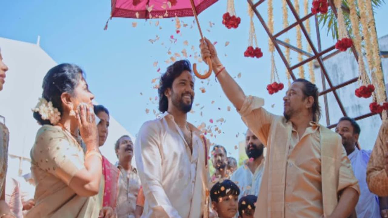 Arjun : மகளின் திருமணம்.. மருமகனுக்கு குடைபிடித்த ஆக்ஷன் கிங்.. மனமுருகி வெளியிட்ட பதிவு வீடியோ வைரல்! Arjun : மகளின் திருமணம்.. மருமகனுக்கு குடைபிடித்த ஆக்ஷன் கிங்.. மனமுருகி வெளியிட்ட பதிவு வீடியோ வைரல்!