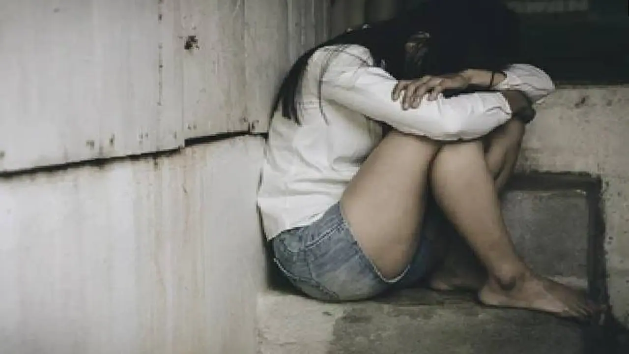 ಬೆಂಗಳೂರಿನಲ್ಲಿ ಮತ್ತೊಂದು ಗ್ಯಾಂಗ್ ರೇಪ್: ಕೋರಮಂಗಲ ಖಾಸಗಿ ಹೋಟೆಲ್‌ ಟೆರೇಸ್‌ನಲ್ಲಿ ಮೂವರಿಂದ ಅತ್ಯಾಚಾರ!