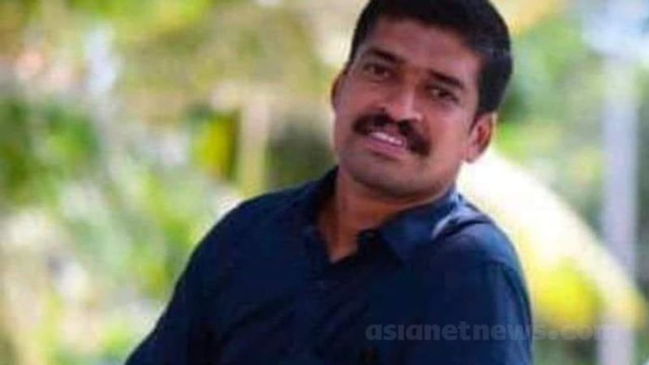 കായംകുളത്ത് ബൈക്കും പിക്കപ്പ് വാനും കൂട്ടിയിടിച്ച് യുവാവിന് ദാരുണാന്ത്യം കായംകുളത്ത് ബൈക്കും പിക്കപ്പ് വാനും കൂട്ടിയിടിച്ച് യുവാവിന് ദാരുണാന്ത്യം
