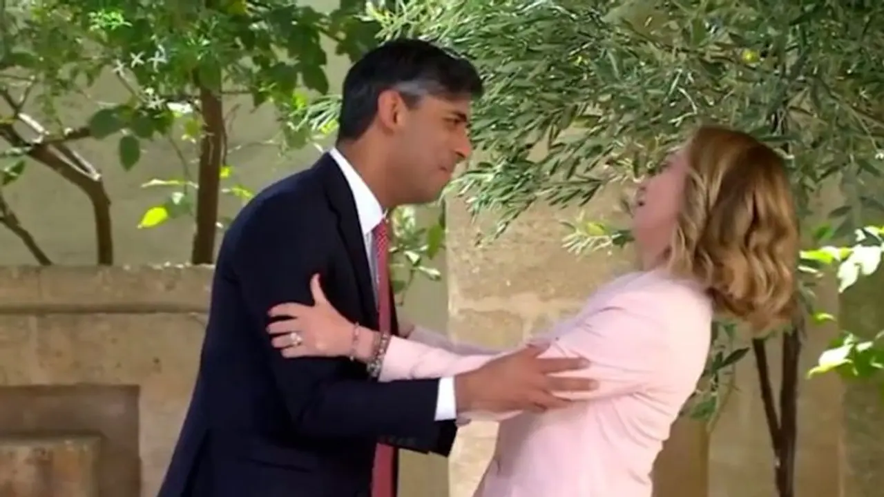 G7 Summit 2024: UK PM Rishi Sunak's hug with Italy's Giorgia Meloni sparks viral moment (WATCH) G7 Summit 2024: UK PM Rishi Sunak's hug with Italy's Giorgia Meloni sparks viral moment (WATCH)