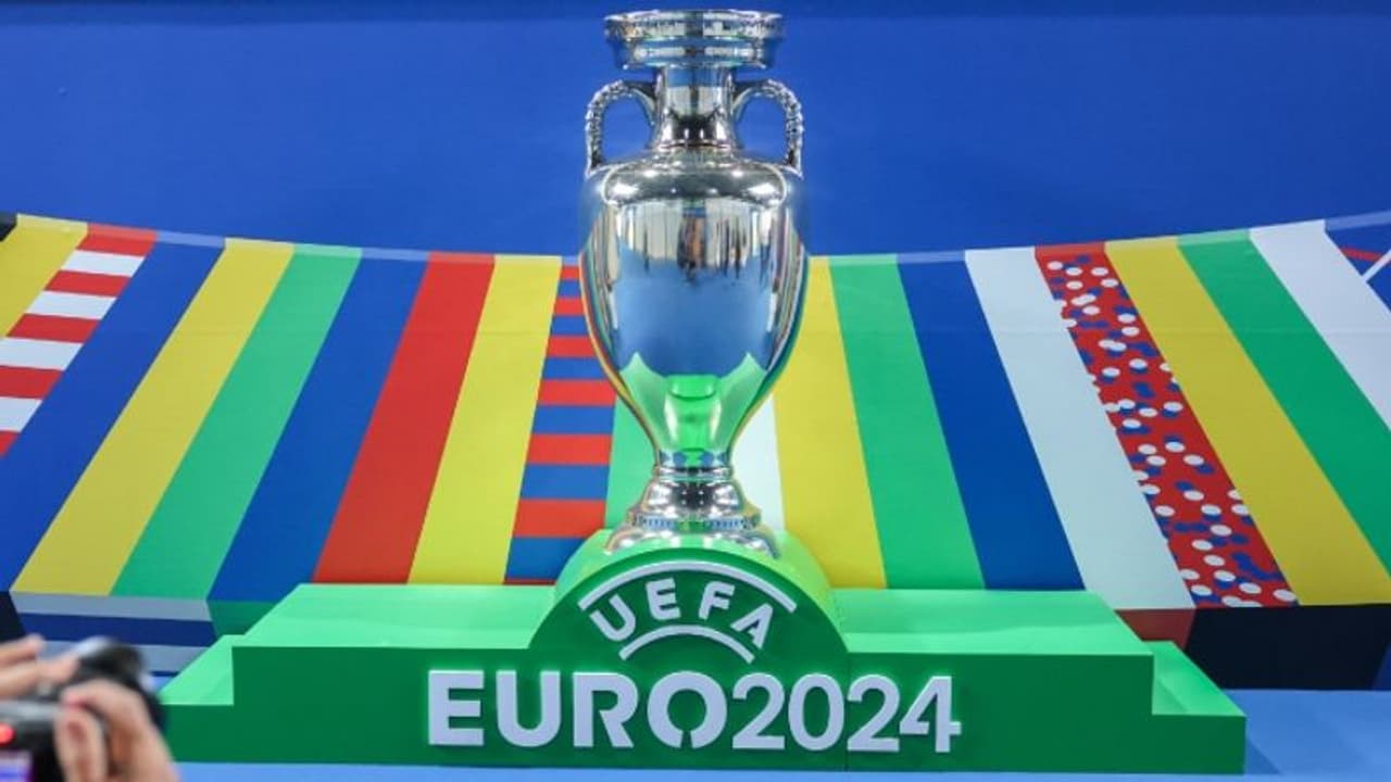 യൂറോ കപ്പിൽ ഇന്ന് ജര്മ്മനി സ്കോട്ലന്ഡ് സൂപ്പർ പോരാട്ടം, ഇന്ത്യൻ സമയം; മത്സരം കാണാനുള്ള വഴികള് യൂറോ കപ്പിൽ ഇന്ന് ജര്മ്മനി സ്കോട്ലന്ഡ് സൂപ്പർ പോരാട്ടം, ഇന്ത്യൻ സമയം; മത്സരം കാണാനുള്ള വഴികള്