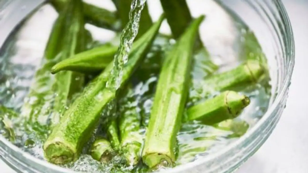 മുപ്പത് കഴിഞ്ഞ പുരുഷന്മാര് വെണ്ടയ്ക്കയിട്ട് വച്ച വെള്ളം കുടിക്കൂ, അറിയാം ഗുണങ്ങള് മുപ്പത് കഴിഞ്ഞ പുരുഷന്മാര് വെണ്ടയ്ക്കയിട്ട് വച്ച വെള്ളം കുടിക്കൂ, അറിയാം ഗുണങ്ങള്