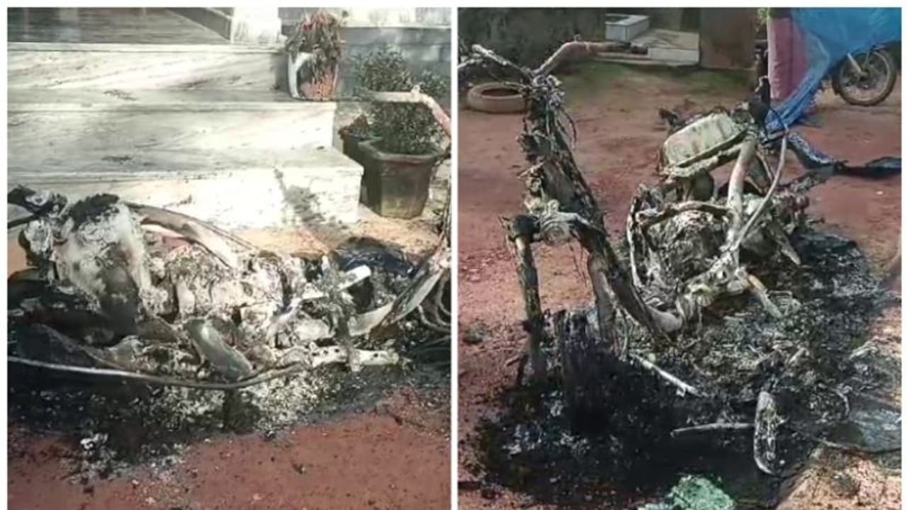 വീടിന് മുറ്റത്ത് നിർത്തിയിട്ടിരുന്ന ബൈക്ക് കത്തിനശിച്ച നിലയിൽ; അന്വേഷണം ആരംഭിച്ച് പൊലീസ്