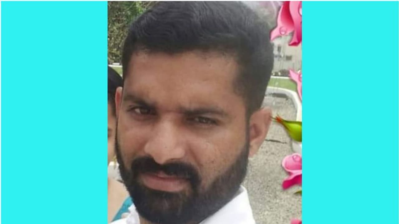 ഭാര്യവീട്ടിലെത്തിയ യുവാവിനെ അയൽവാസി കോടാലികൊണ്ട് വെട്ടിക്കൊലപ്പെടുത്തി ഭാര്യവീട്ടിലെത്തിയ യുവാവിനെ അയൽവാസി കോടാലികൊണ്ട് വെട്ടിക്കൊലപ്പെടുത്തി