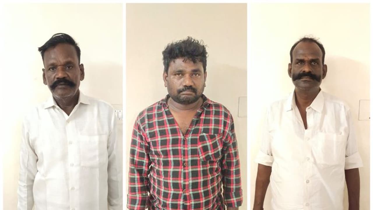 Money Cheating Case: 10க்கு 20 என ஆசை காட்டி ரூ.10 லட்சத்தை அபேஸ் செய்த மோசடி கும்பல் கோவை அருகே பரபரப்பு Money Cheating Case: 10க்கு 20 என ஆசை காட்டி ரூ.10 லட்சத்தை அபேஸ் செய்த மோசடி கும்பல் கோவை அருகே பரபரப்பு