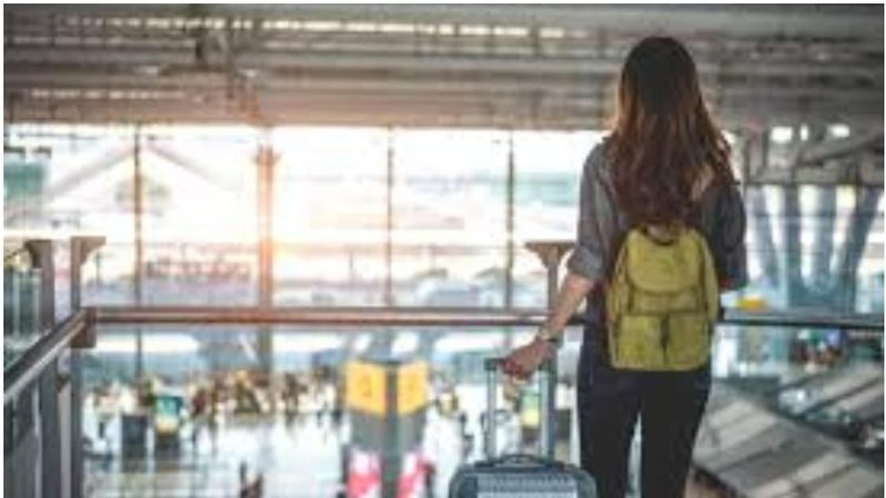 കുട്ടികൾ വിദേശത്തേക്ക് തന്നെ; 5വർഷത്തിനിടെ ഉന്നത വിദ്യാഭ്യാസത്തിനായി കുടിയേറുന്നവർ അഞ്ചിരട്ടിയായി വർധിച്ചു കുട്ടികൾ വിദേശത്തേക്ക് തന്നെ; 5വർഷത്തിനിടെ ഉന്നത വിദ്യാഭ്യാസത്തിനായി കുടിയേറുന്നവർ അഞ്ചിരട്ടിയായി വർധിച്ചു