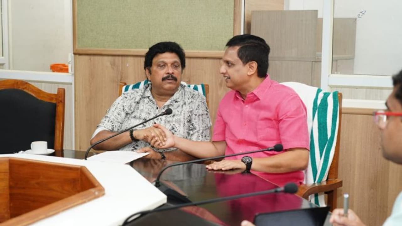 കെഎസ്ആര്ടിസി സിവില് വര്ക്കുകള് ഇനി പൊതുമരാമത്ത് വകുപ്പ് നിര്വ്വഹിക്കും; തീരുമാനങ്ങള് ഇങ്ങനെ കെഎസ്ആര്ടിസി സിവില് വര്ക്കുകള് ഇനി പൊതുമരാമത്ത് വകുപ്പ് നിര്വ്വഹിക്കും; തീരുമാനങ്ങള് ഇങ്ങനെ