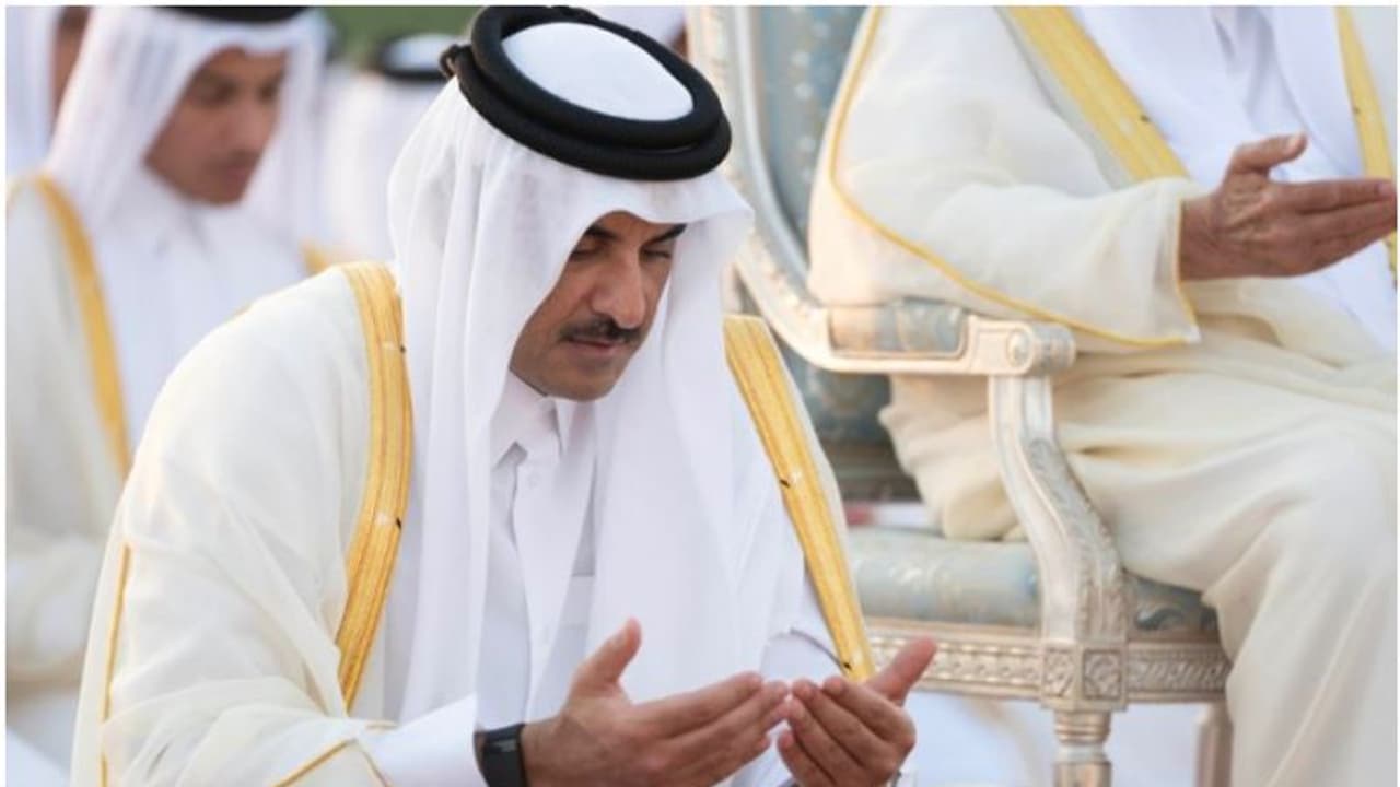 ബലിപെരുന്നാള്‍ നിറവില്‍ ഖത്തര്‍; പൗരന്മാര്‍ക്കൊപ്പം പെരുന്നാള്‍ നമസ്‌കാരത്തില്‍ പങ്കെടുത്ത് ശൈഖ് തമീം 