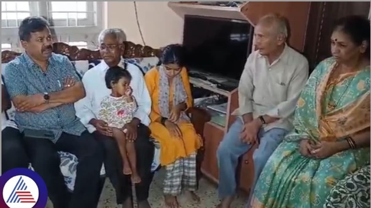 ದರ್ಶನ್ ಒಳ್ಳೆ ನಟ ಕಾನೂನು ಕೈಗೆ ತೆಗೆದುಕೊಂಡಿದ್ದು ತಪ್ಪು; ರೇಣುಕಾಸ್ವಾಮಿ ಕುಟುಂಬ ಭೇಟಿಯಾದ ಮಾಜಿ ಸಚಿವ ರೇಣುಕಾಚಾರ್ಯ ದರ್ಶನ್ ಒಳ್ಳೆ ನಟ ಕಾನೂನು ಕೈಗೆ ತೆಗೆದುಕೊಂಡಿದ್ದು ತಪ್ಪು; ರೇಣುಕಾಸ್ವಾಮಿ ಕುಟುಂಬ ಭೇಟಿಯಾದ ಮಾಜಿ ಸಚಿವ ರೇಣುಕಾಚಾರ್ಯ