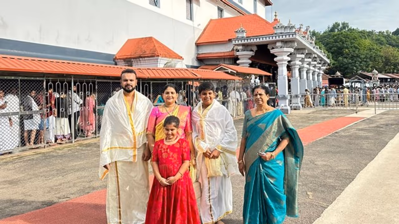 ಅತ್ತ ಪೊಲೀಸ್ ವಿಚಾರಣೆಯಲ್ಲಿ ನಟ ದರ್ಶನ್ ಹೈರಾಣು, ಇತ್ತ ನಿರ್ಮಾಪಕ ಉಮಾಪತಿ ಟೆಂಪಲ್ ರನ್! ಅತ್ತ ಪೊಲೀಸ್ ವಿಚಾರಣೆಯಲ್ಲಿ ನಟ ದರ್ಶನ್ ಹೈರಾಣು, ಇತ್ತ ನಿರ್ಮಾಪಕ ಉಮಾಪತಿ ಟೆಂಪಲ್ ರನ್!